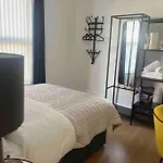 Anfield Home Sleeps 5 Close To Lfc Free Parking