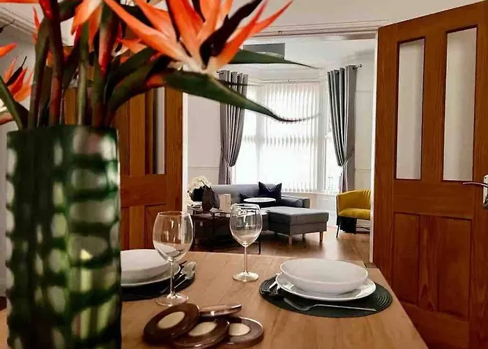Anfield Home Sleeps 5 Close To Lfc Free Parking