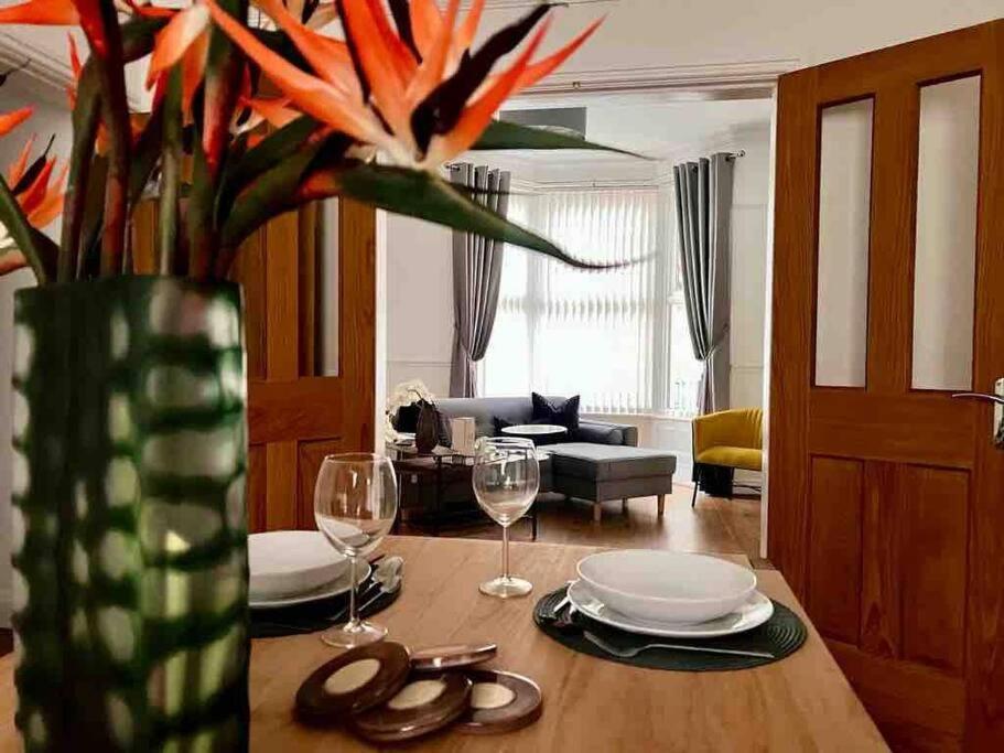 Anfield Sleeps 5 Close To Lfc Free Parking Liverpool