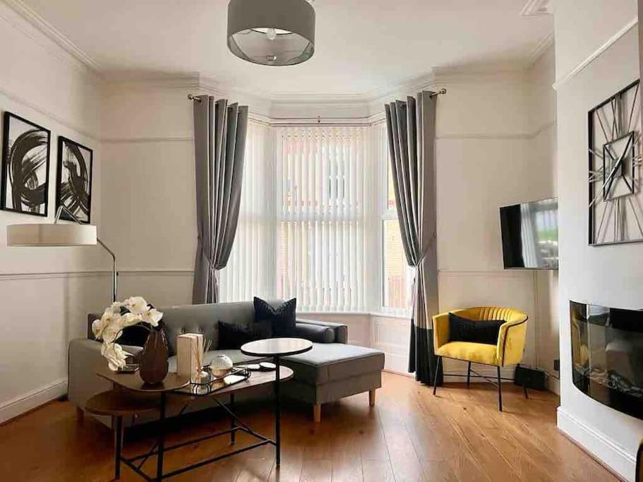 Holiday home Anfield Sleeps 5 Close To Lfc Free Parking